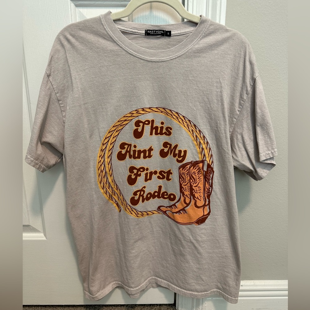 This ain’t my first rodeo cowboy boots oversized tee | NastyGal oversized tee